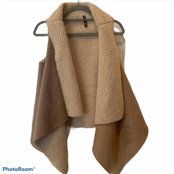 Elan Vegan Suede Sherpa Lined Tan Vest Sz OS - Picture 1 of 4